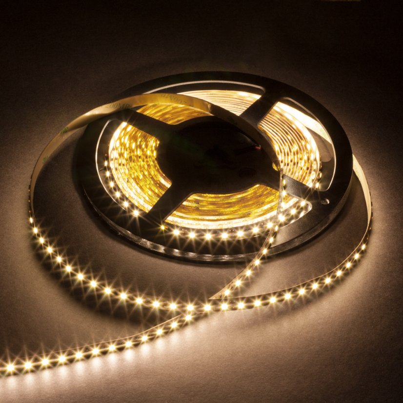 LED pásek 9,6W SQ3-600 vnitřní detail teplá bílá