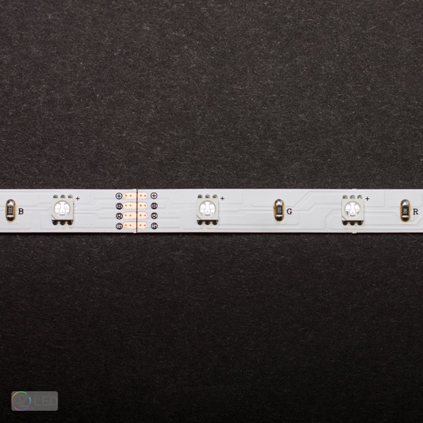 RGB LED pásek 7,2W 150SMD vnitřní detail černý podklad vypnutý