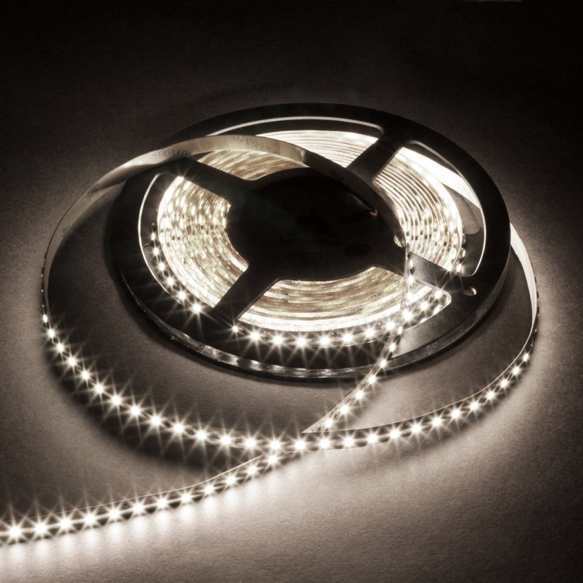 LED pásek 9,6W SQ3-600 vnitřní detail denní bílá